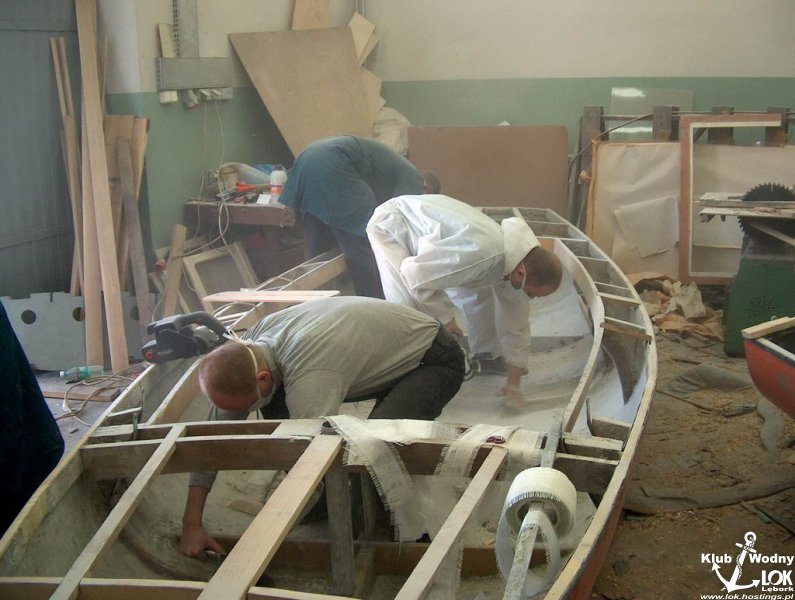 UKS REMONTUJE OMEGI 2004